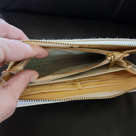 Checkered Wallet - Picture 8 of 8